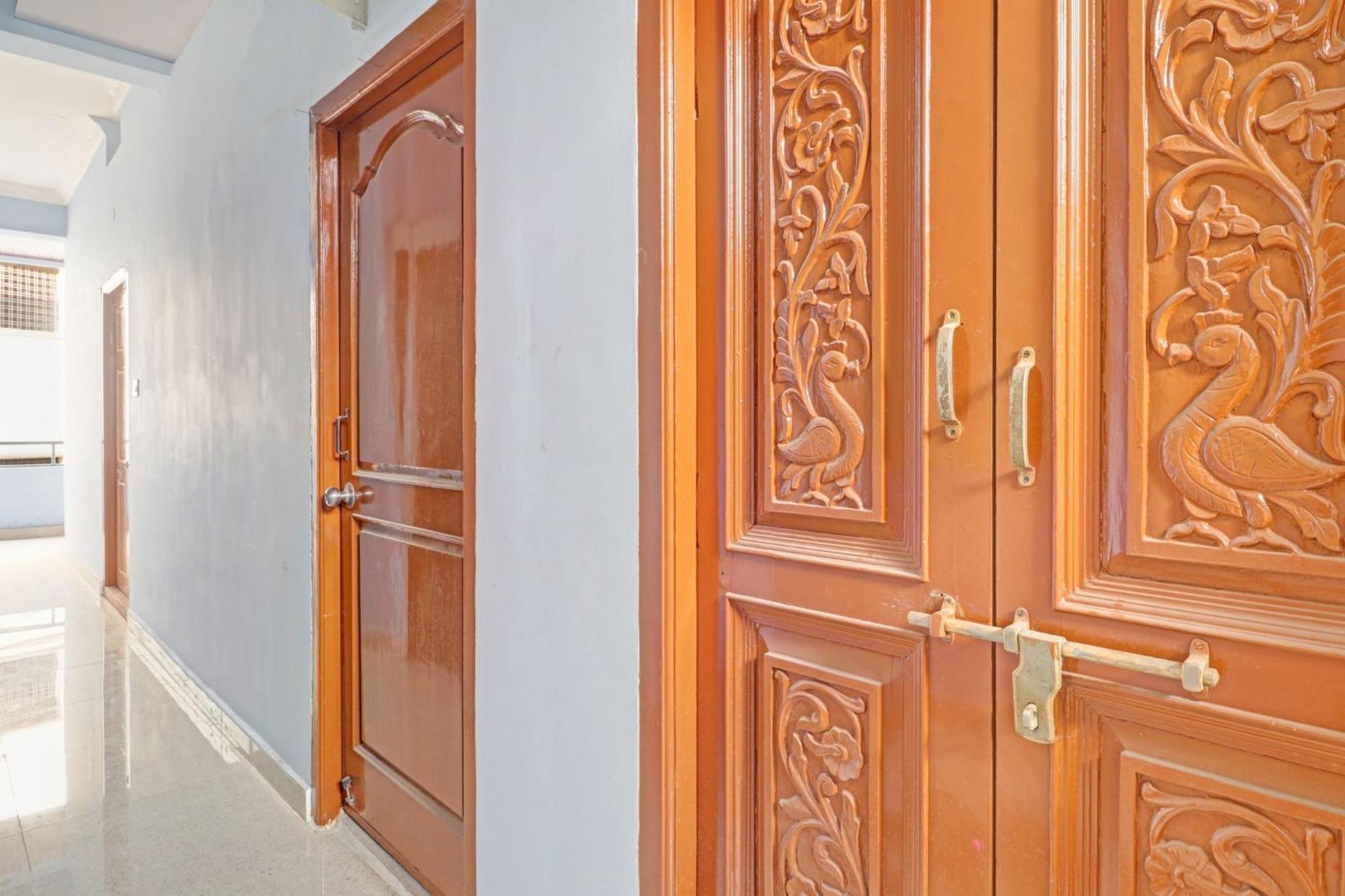 Super Hotel O Rbs Square Langer Houz Haidar Sahibguda 外观 照片
